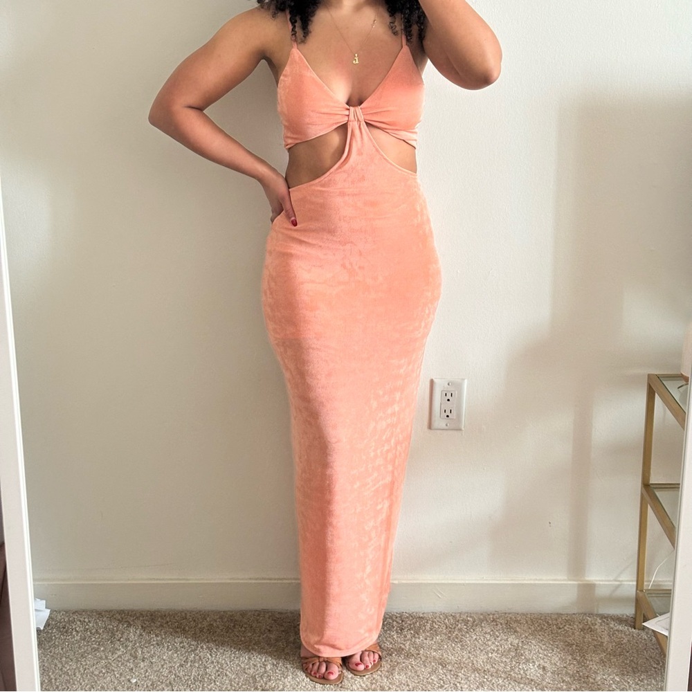 Elegant Peach Cut-Out Maxi Dress